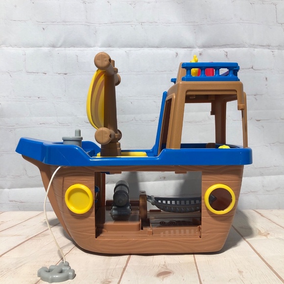 Members Mark Pirate Ship Play Set - Picture 3 of 14